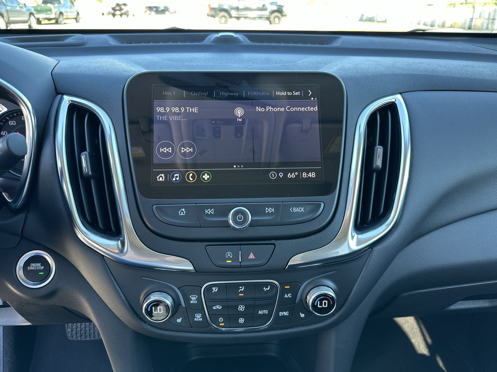 Used 2024 Chevrolet Equinox LT AWD/4WD image 13