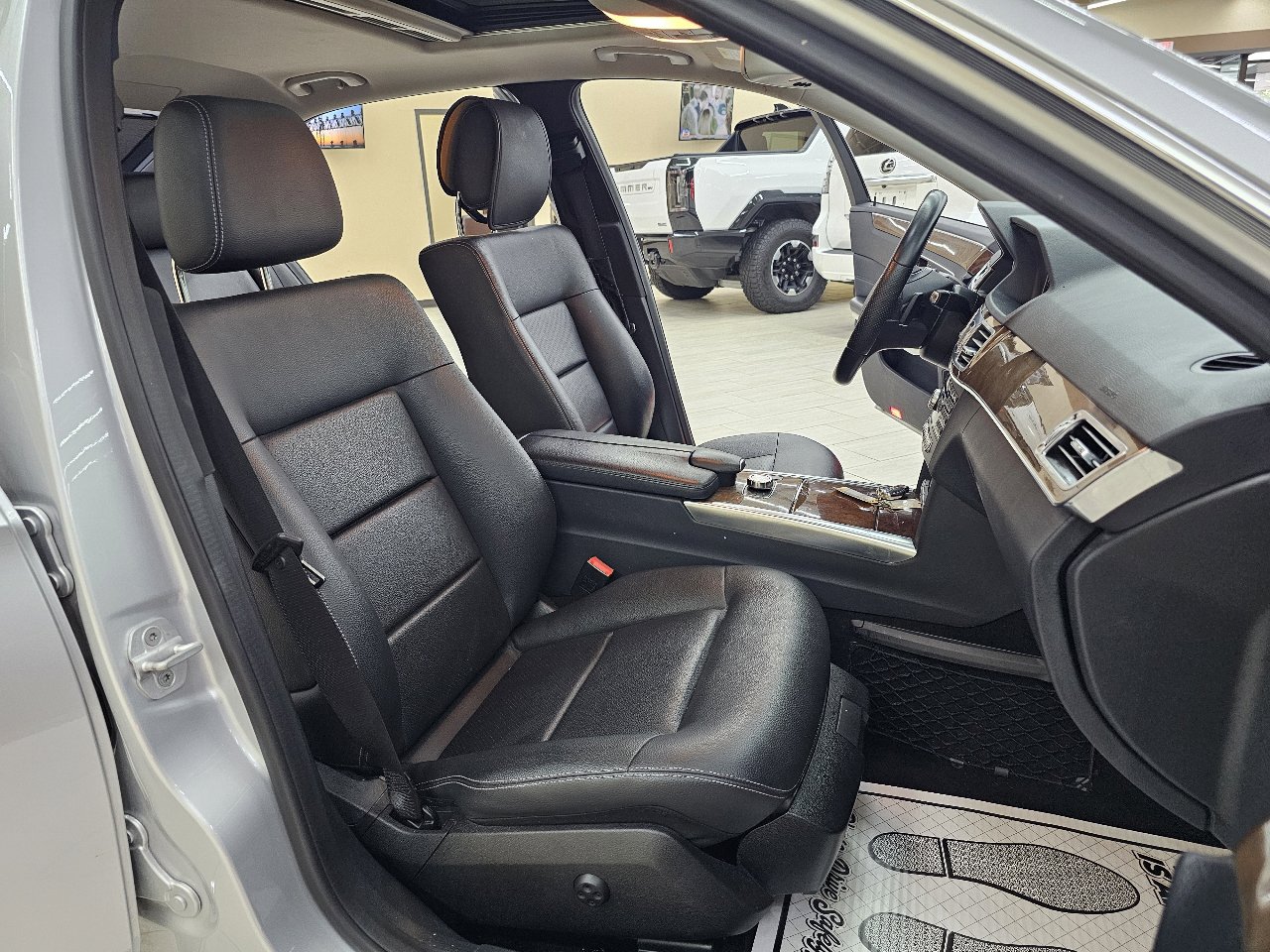 Used 2014 Mercedes-Benz E 350 Sedan image 21