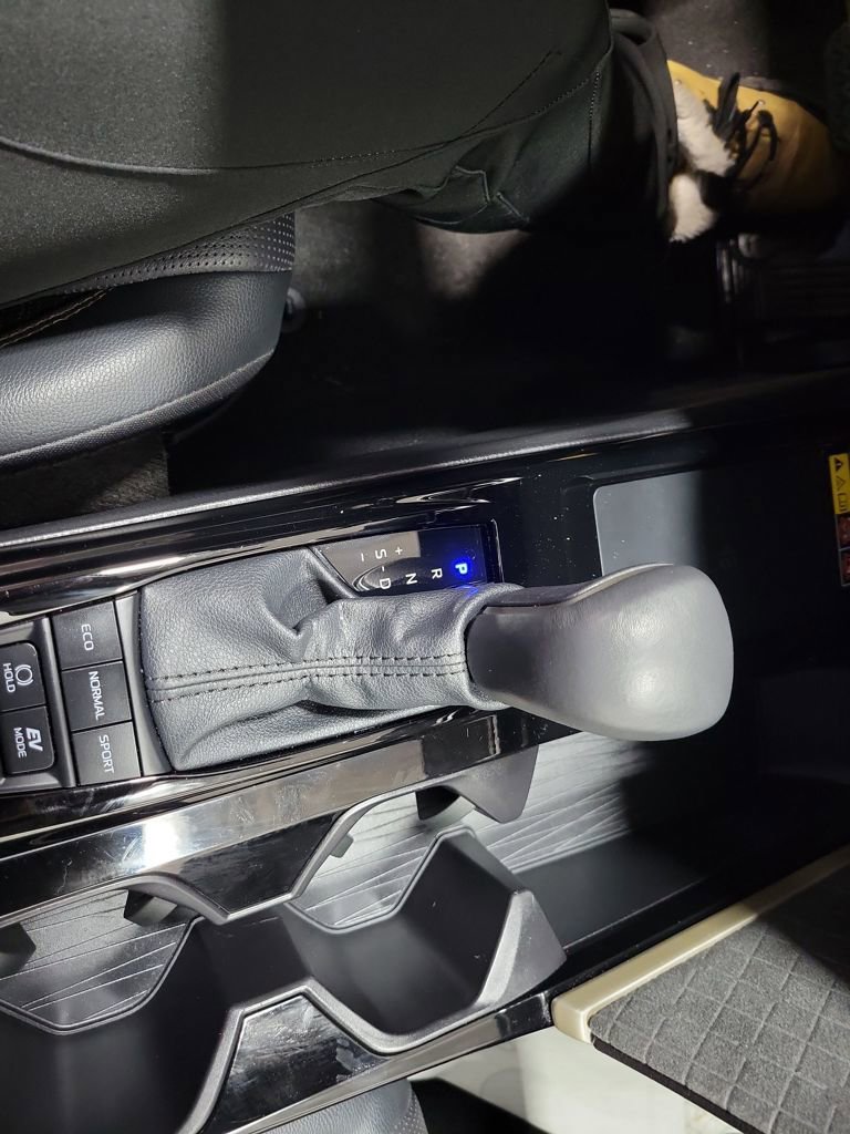 Used 2025 Toyota Camry XLE image 38