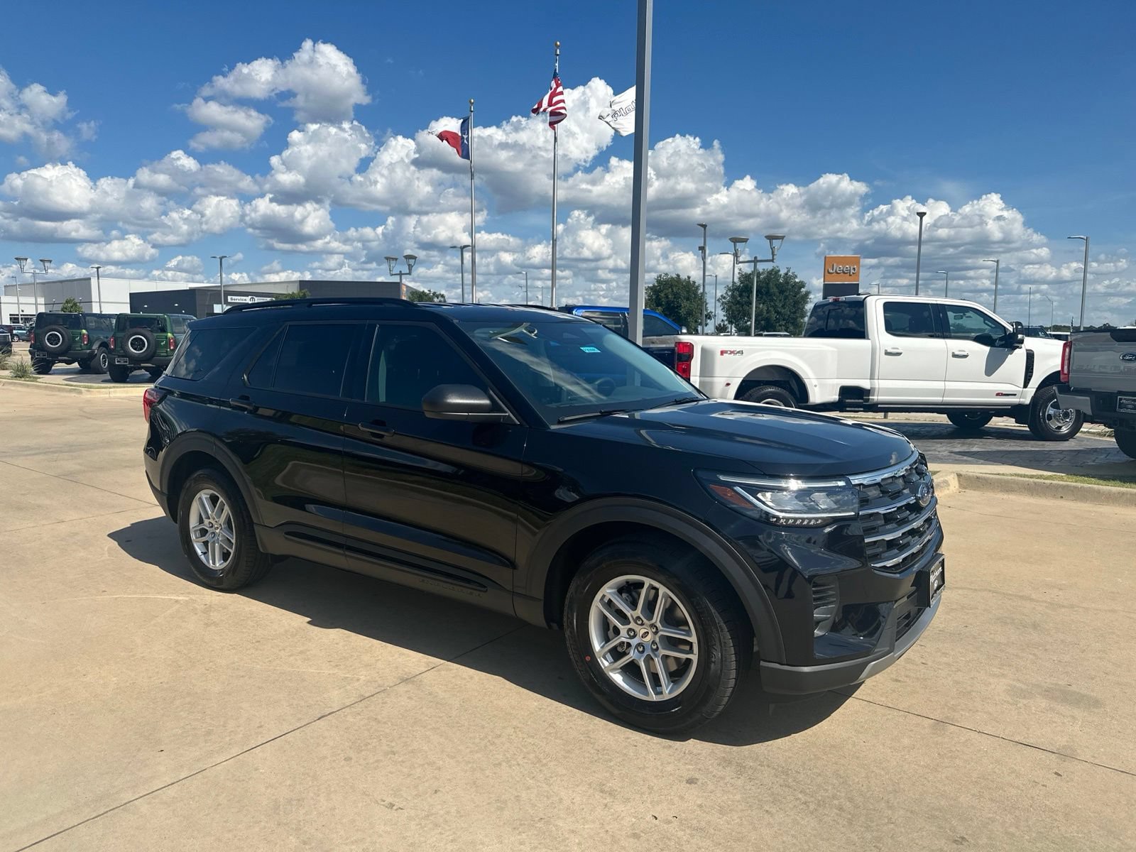 New 2026 Ford Explorer Active RWD image 8