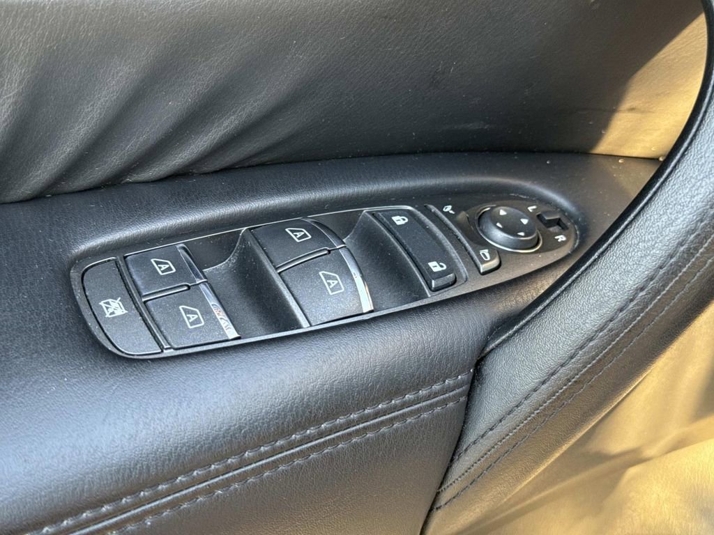 Used 2023 Nissan Armada SL w/ Captain's Chairs Package image 24