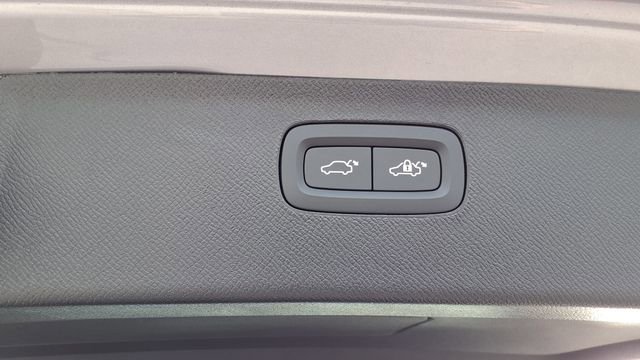 New 2026 Volvo XC90 B5 Core AWD/4WD image 12