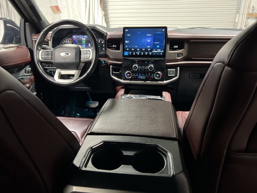 Used 2024 Ford Expedition Limited image 16