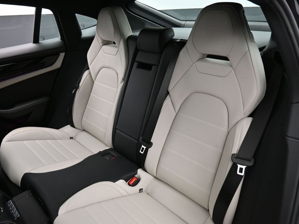 Certified 2025 Porsche Panamera 4 image 23