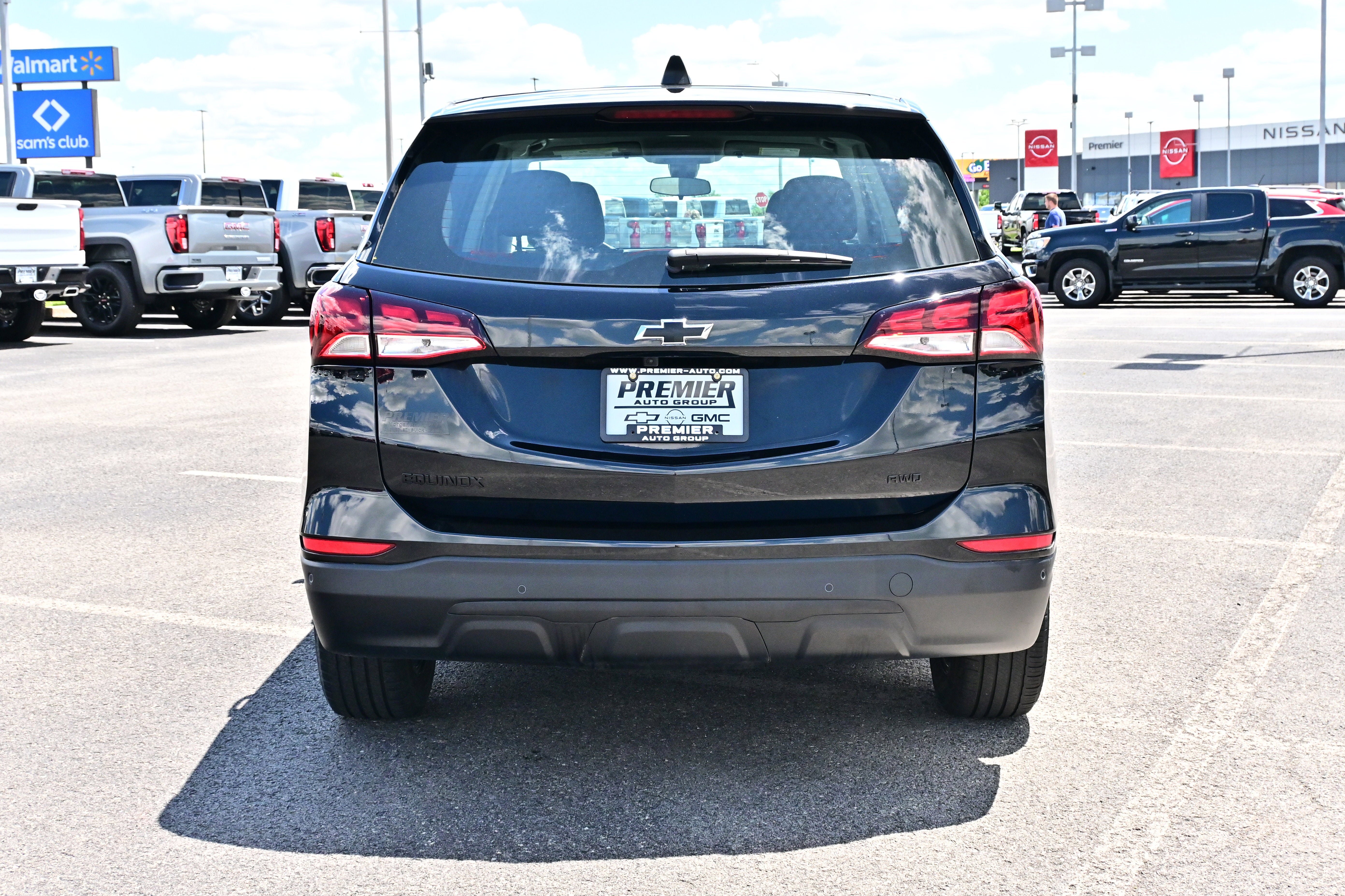 Used 2023 Chevrolet Equinox LS w/ Midnight Edition AWD/4WD image 7