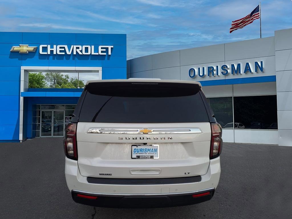 Used 2022 Chevrolet Suburban LT w/ LT Signature Package image 4
