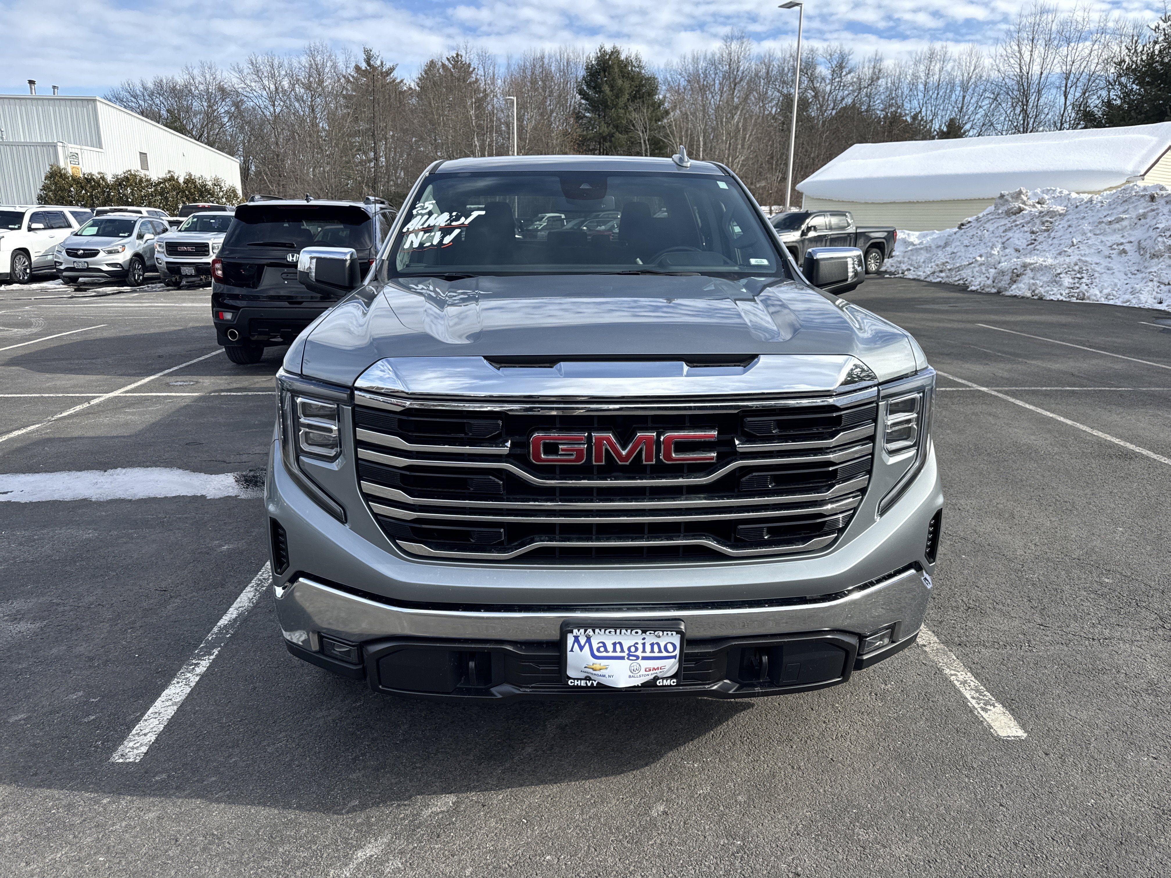 Certified 2025 GMC Sierra 1500 SLT image 8