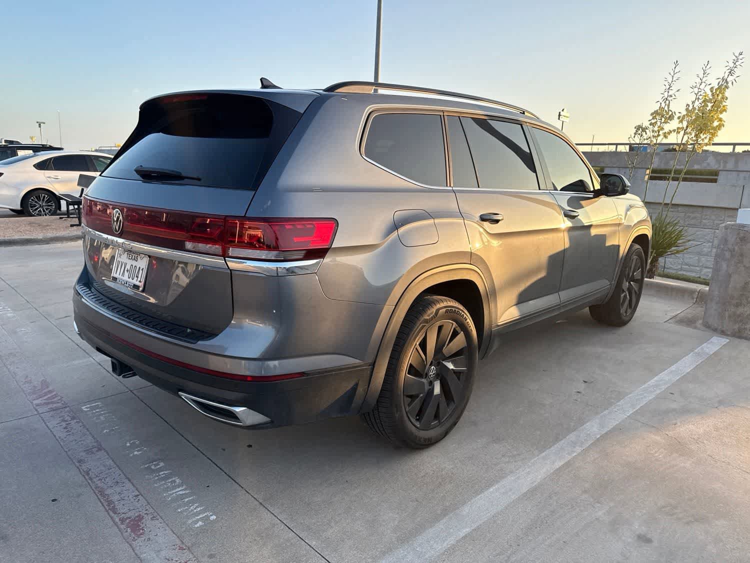 Used 2024 Volkswagen Atlas SE FWD image 5