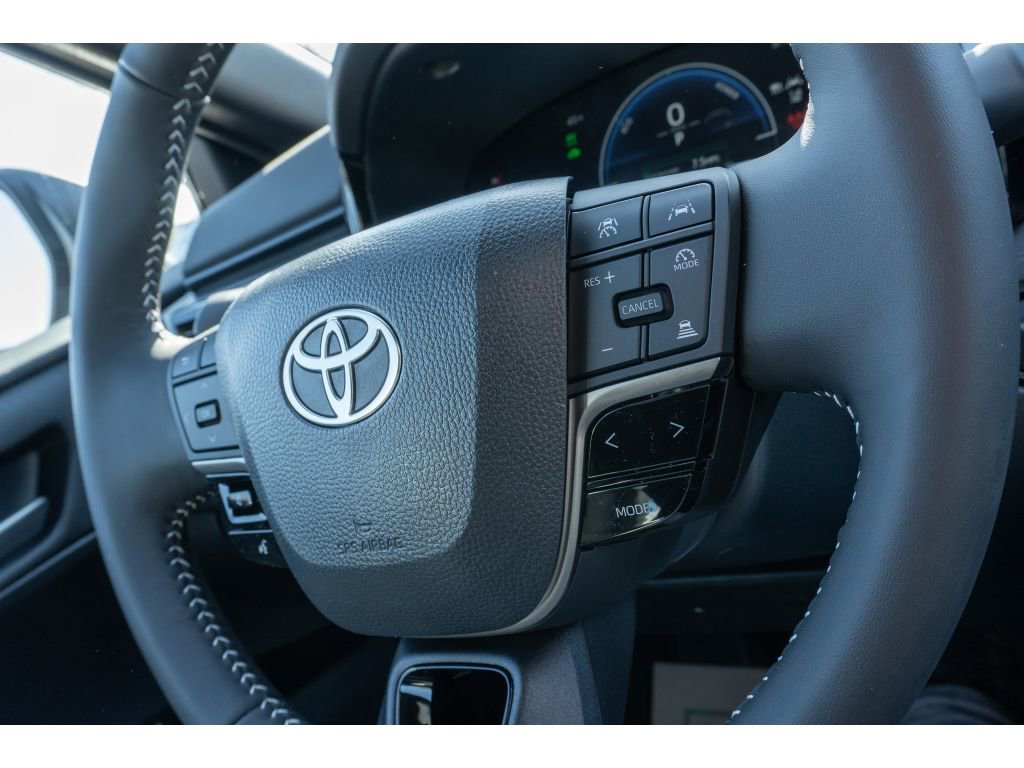Used 2026 Toyota Camry SE FWD image 25