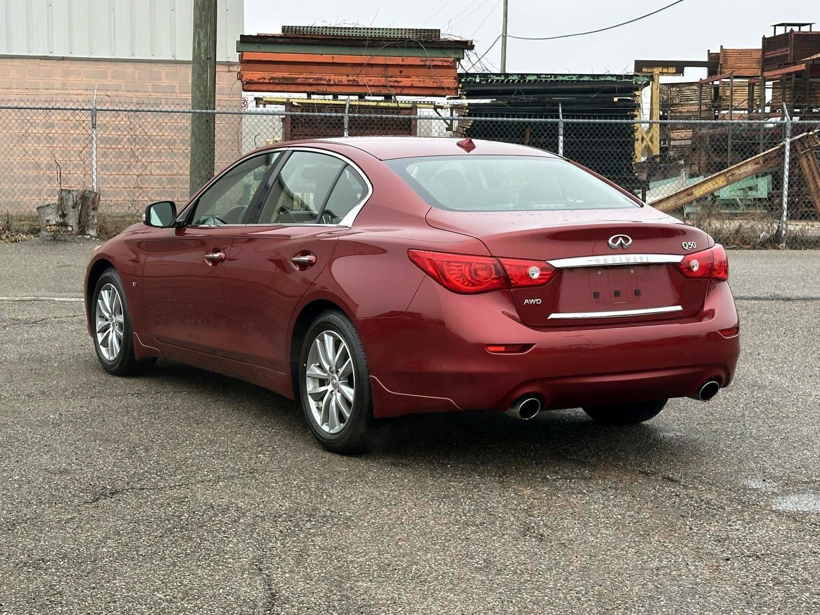 Used 2015 INFINITI Q50 Premium image 3
