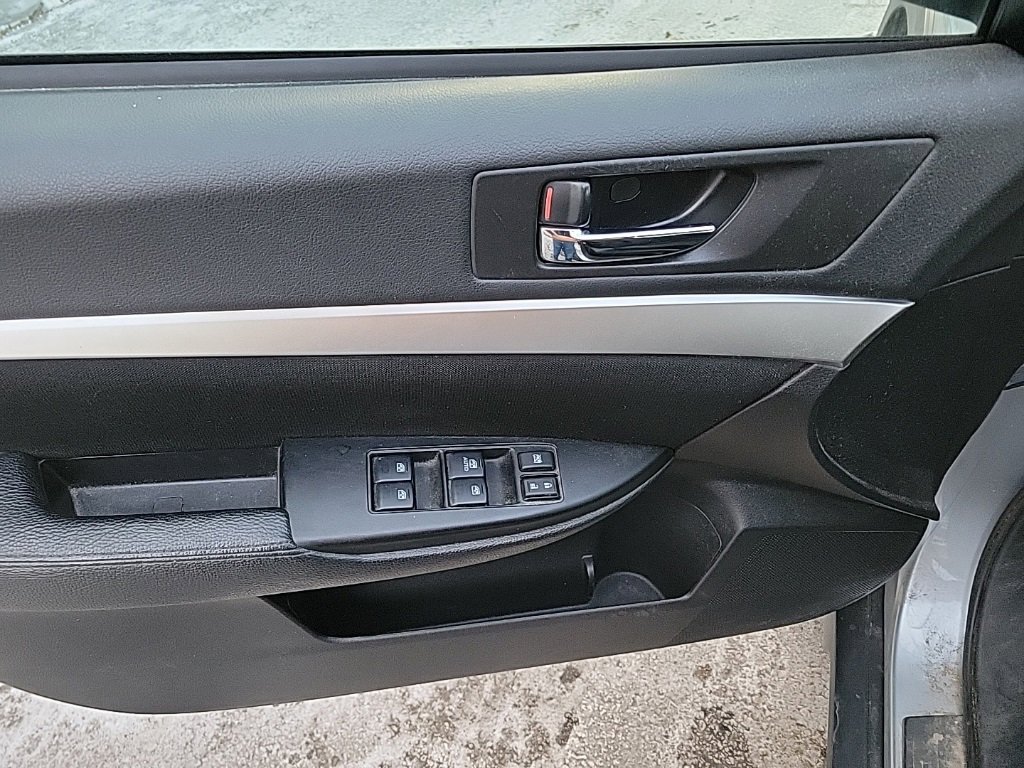 Used 2013 Subaru Outback 2.5i Premium image 7