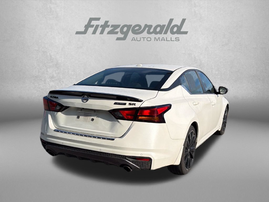 Used 2022 Nissan Altima 2.5 SR w/ Midnight Edition Package FWD image 8