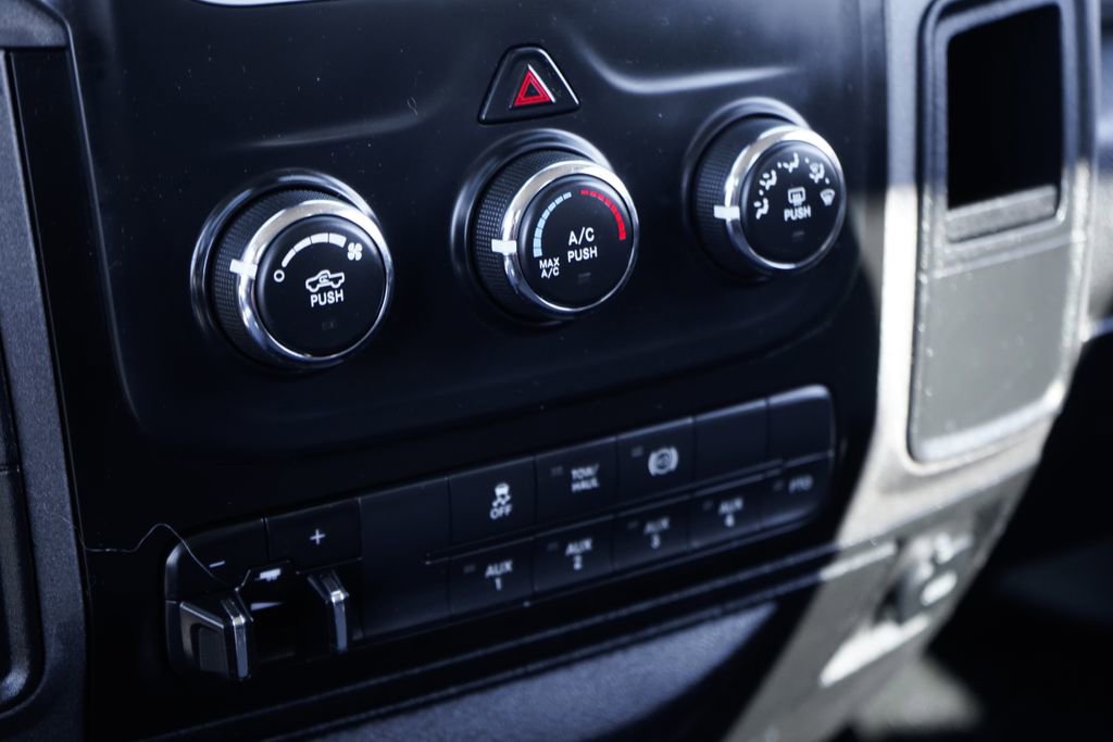 Used 2018 RAM 5500 Tradesman w/ Power & Remote Entry Group image 28