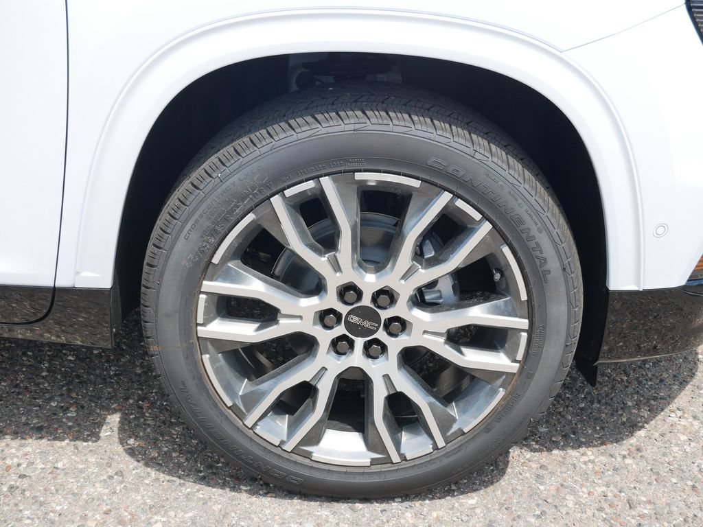 New 2026 GMC Acadia Denali Ultimate w/ LPO, Floor Liner Package AWD/4WD image 3