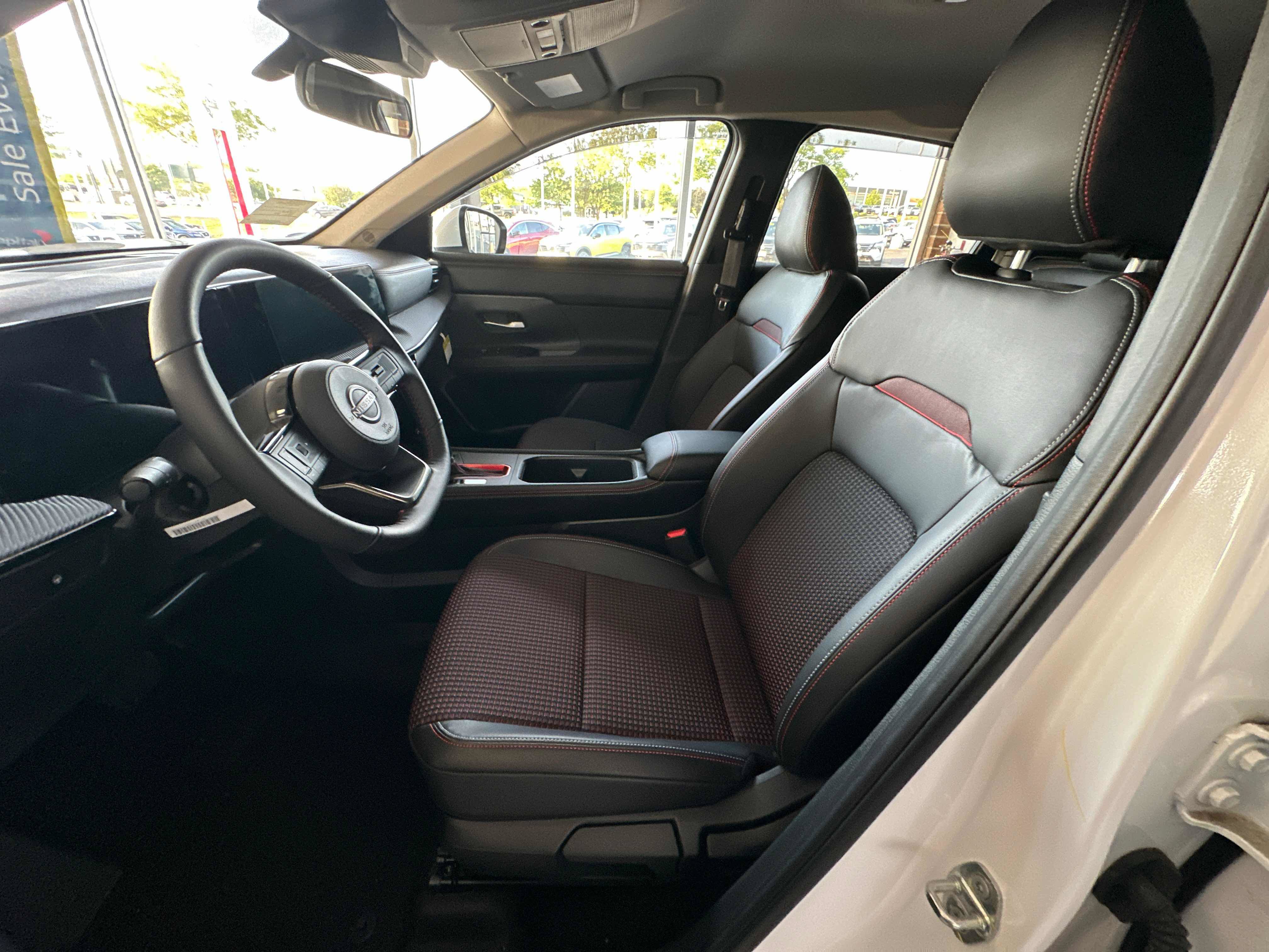 New 2025 Nissan Kicks SR AWD/4WD image 19