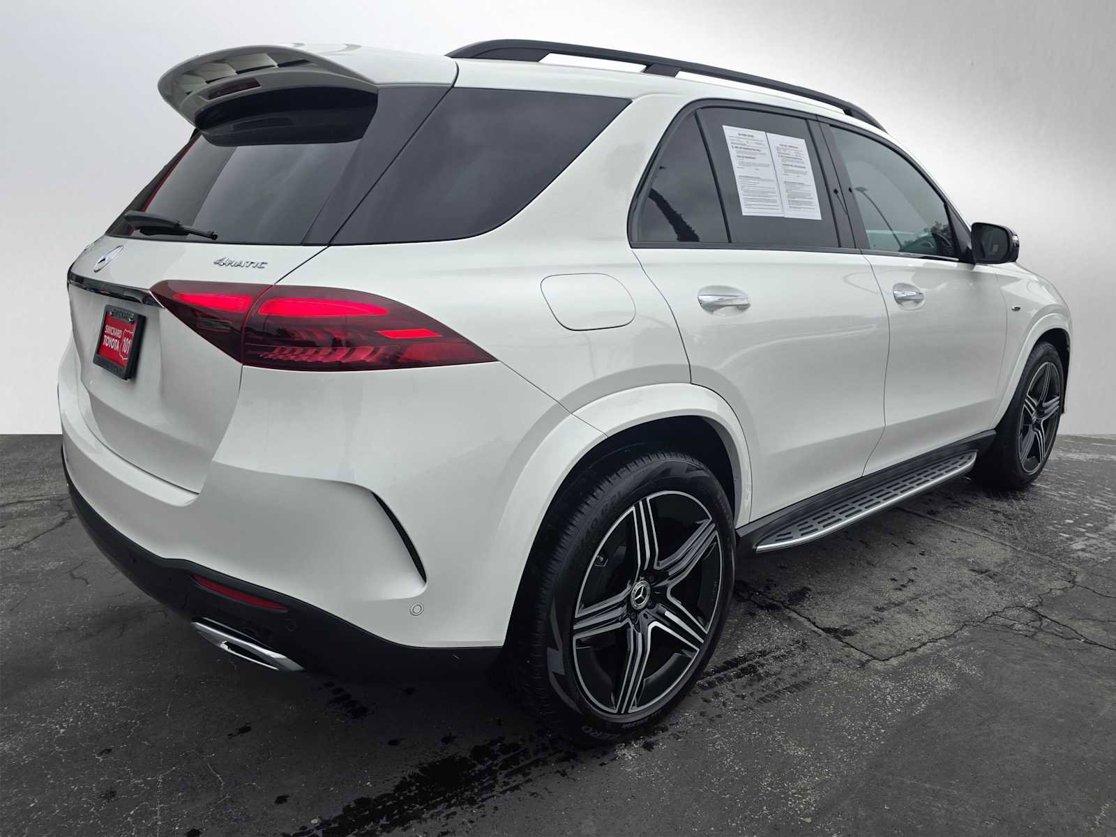 Used 2025 Mercedes-Benz GLE 450e 4MATIC image 3