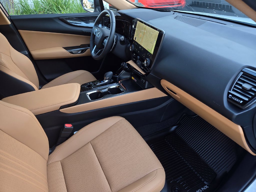 Used 2025 Lexus NX 350h AWD w/ Accessory Package (2T) image 11