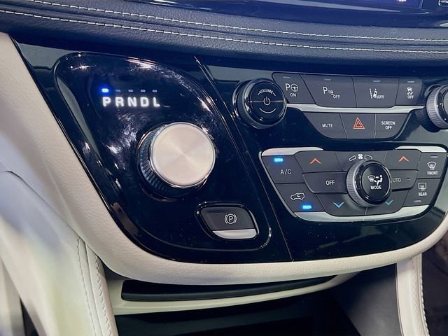 Used 2022 Chrysler Pacifica Limited image 24