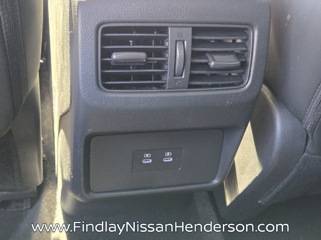 Used 2024 Nissan Rogue SV w/ SV Premium Package FWD image 12