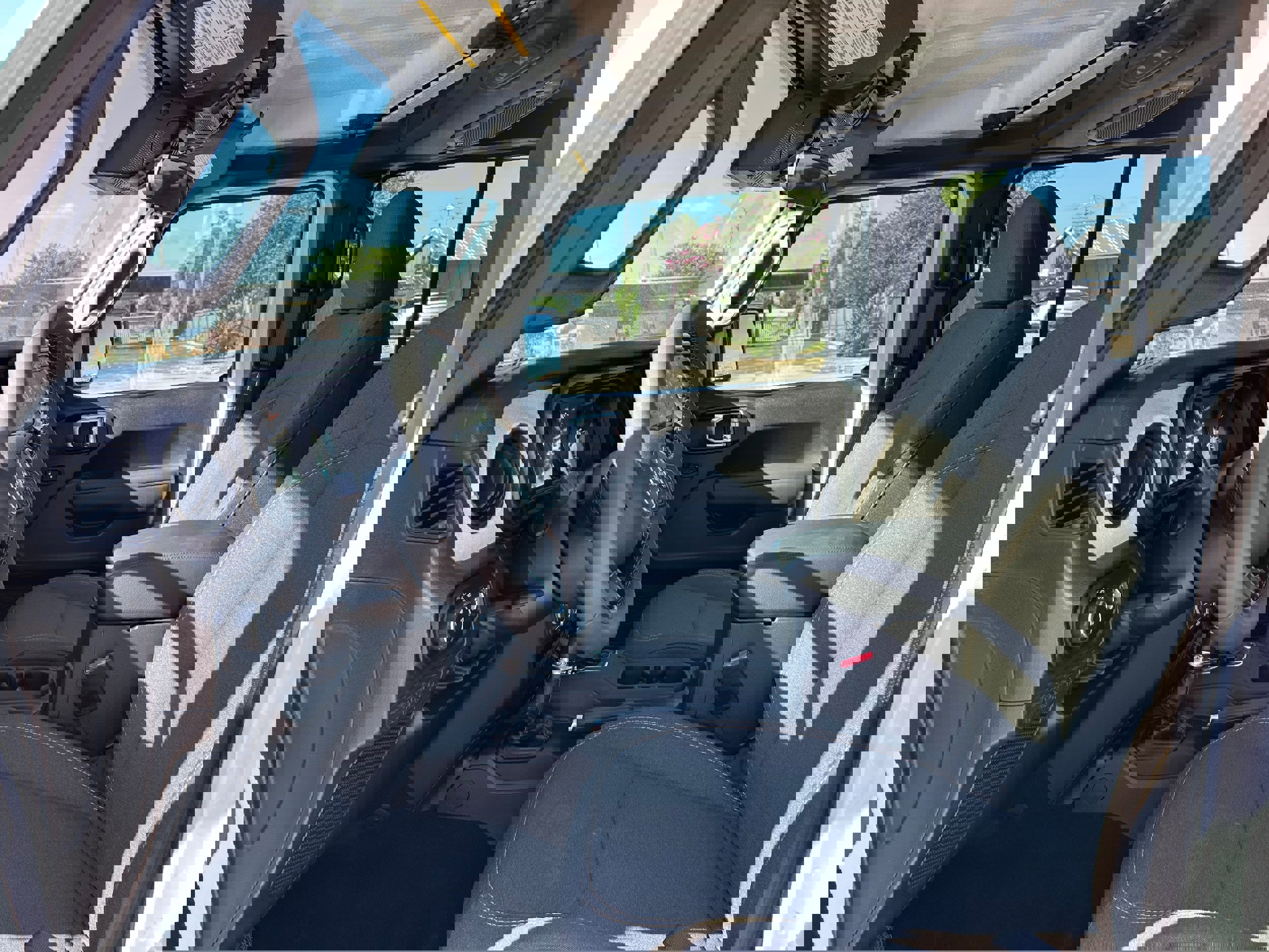 Used 2024 Jeep Wrangler Sport S image 13