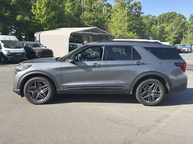 Used 2025 Ford Explorer ST-Line w/ ST-Line Street Pack AWD/4WD image 10