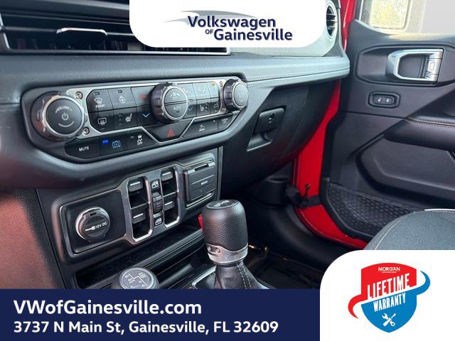 Used 2025 Jeep Wrangler Unlimited Sahara AWD/4WD image 22