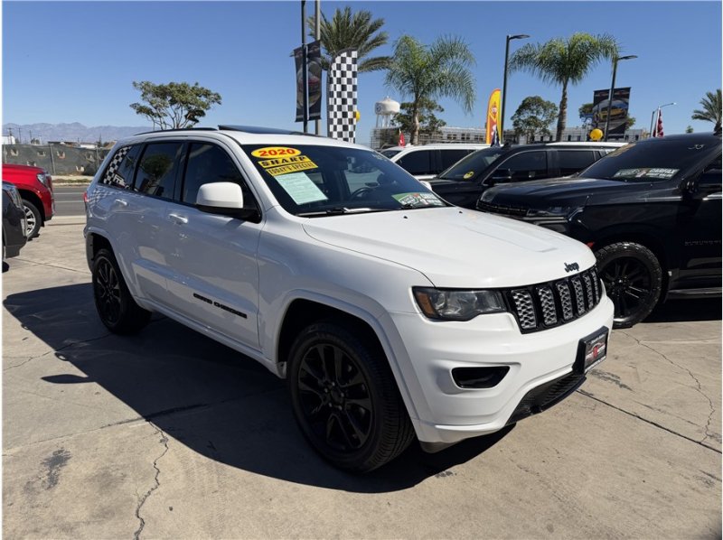 Used 2020 Jeep Grand Cherokee Altitude AWD/4WD image 8