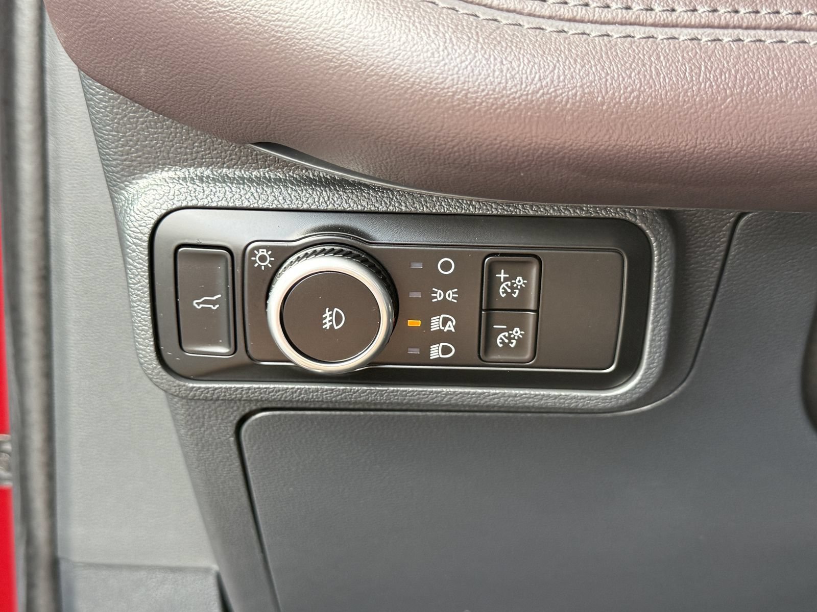 Certified 2025 Ford Explorer Platinum RWD image 29