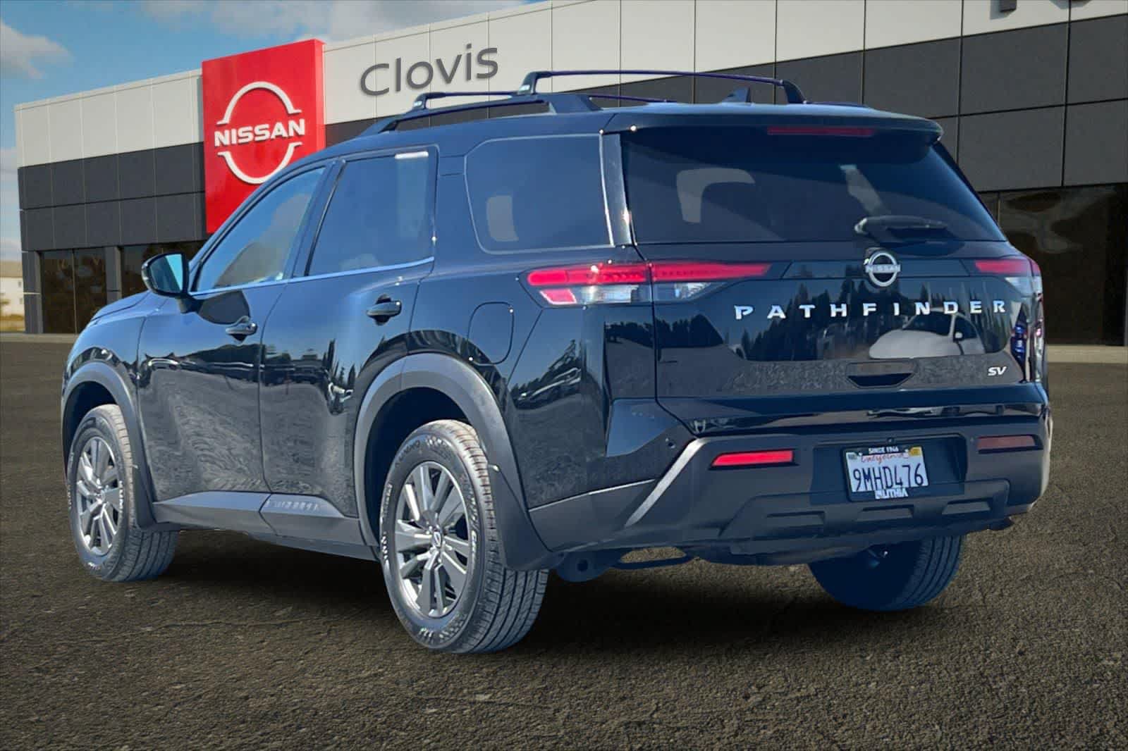 Certified 2024 Nissan Pathfinder SV FWD image 7