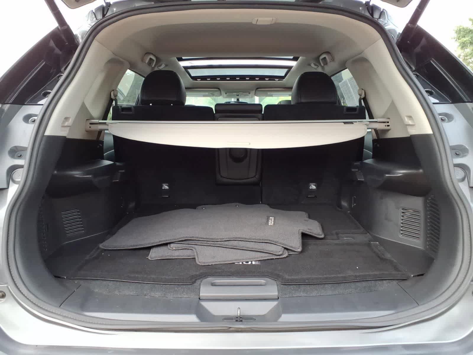 Used 2016 Nissan Rogue SL w/ SL Premium Package FWD image 6