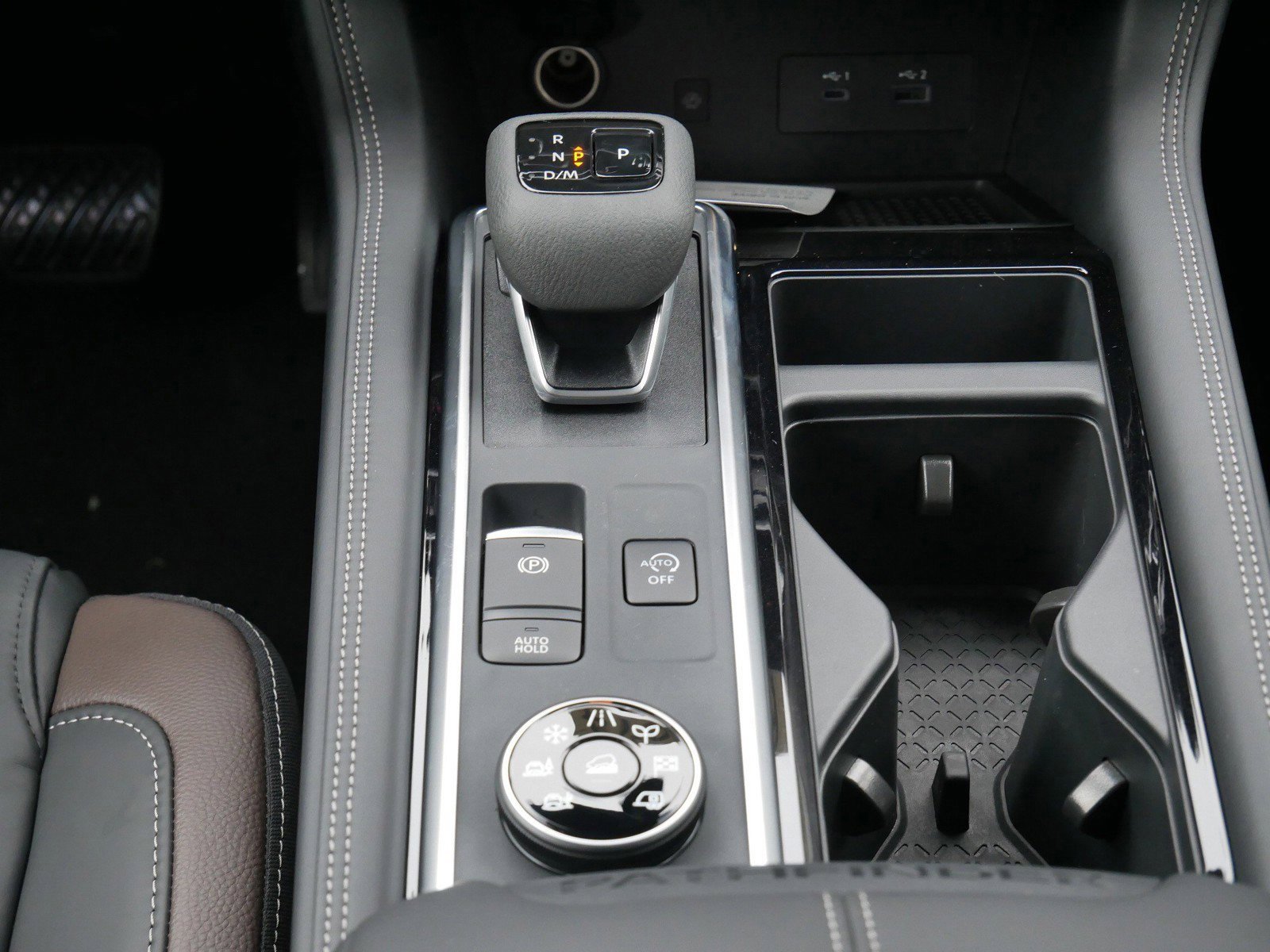 New 2025 Nissan Pathfinder Platinum image 9