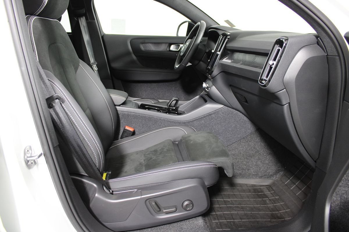 Used 2023 Volvo C40 P8 Recharge Ultimate w/ Protection Package Premier AWD/4WD image 30