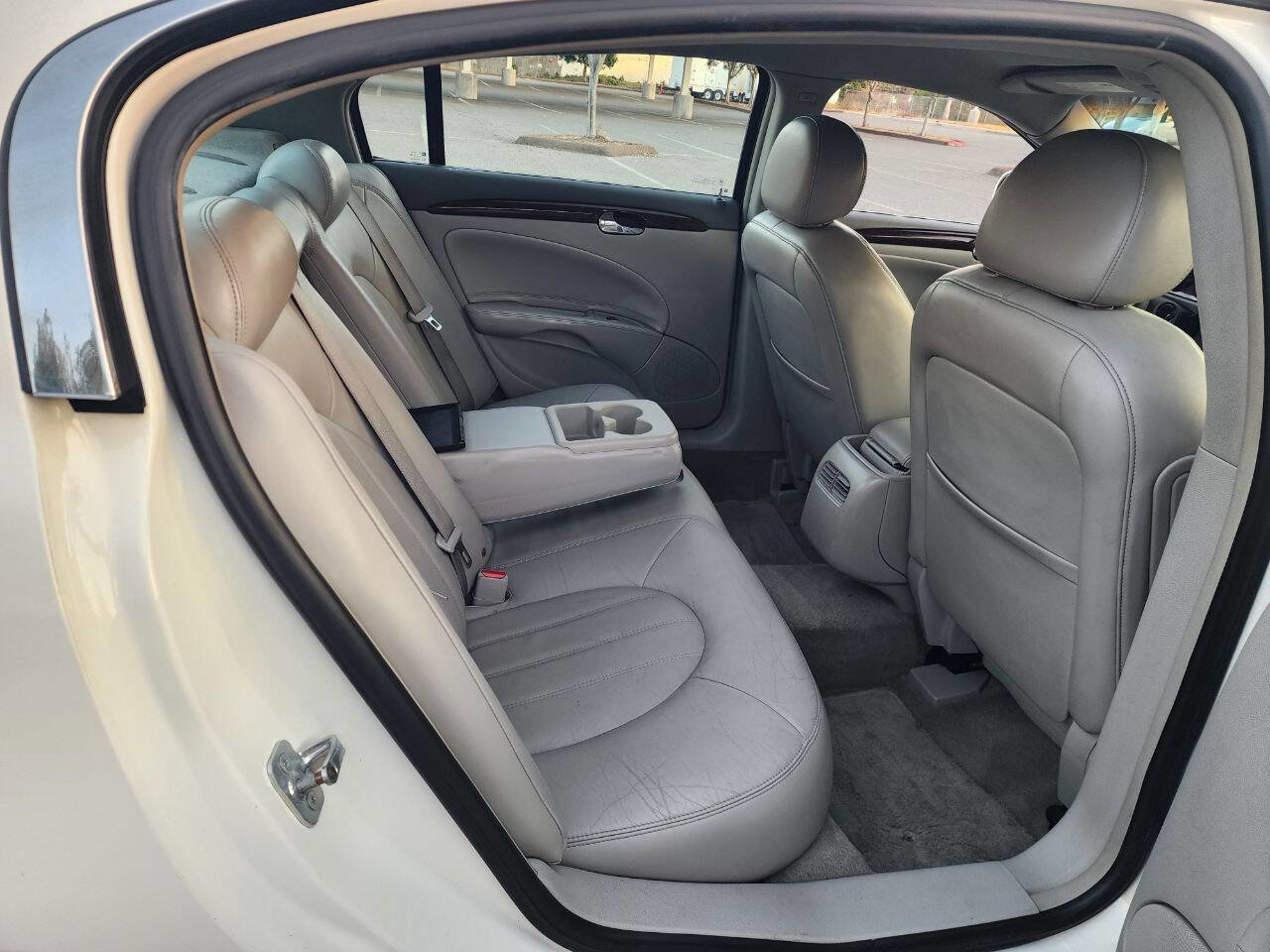 Used 2007 Buick Lucerne CXL w/ Luxury Package FWD image 23
