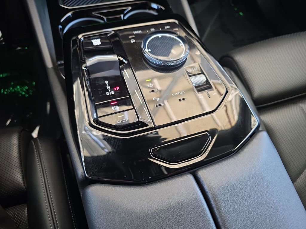 Used 2025 BMW 530i image 16