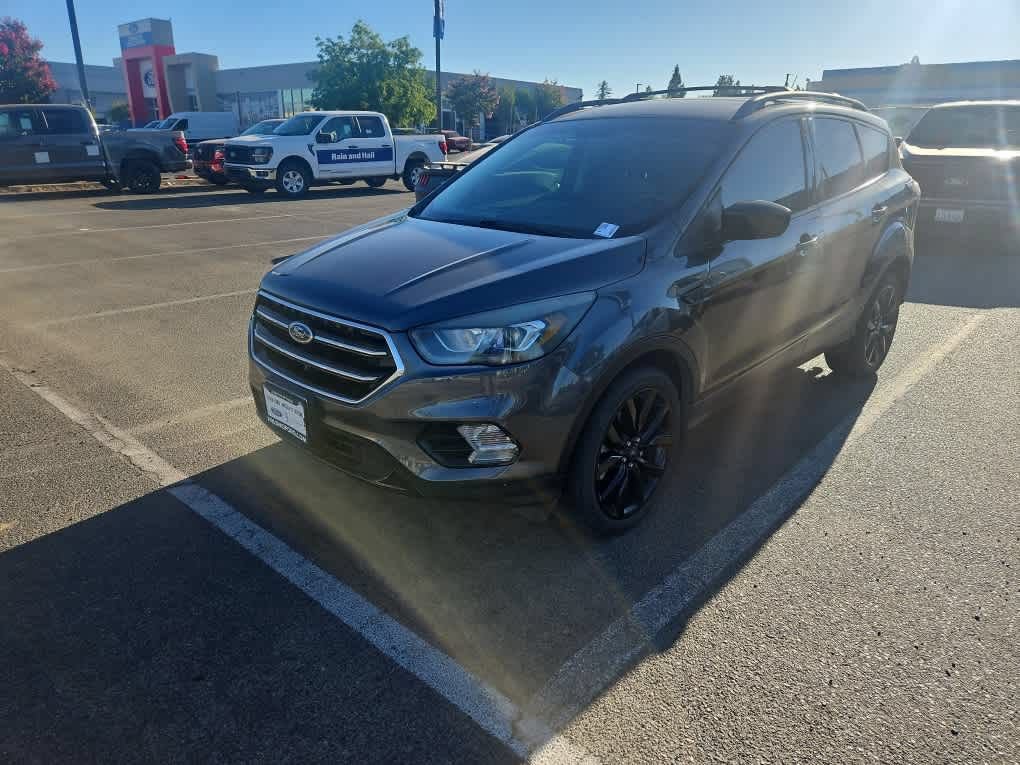 Used 2017 Ford Escape SE w/ Equipment Group 201A