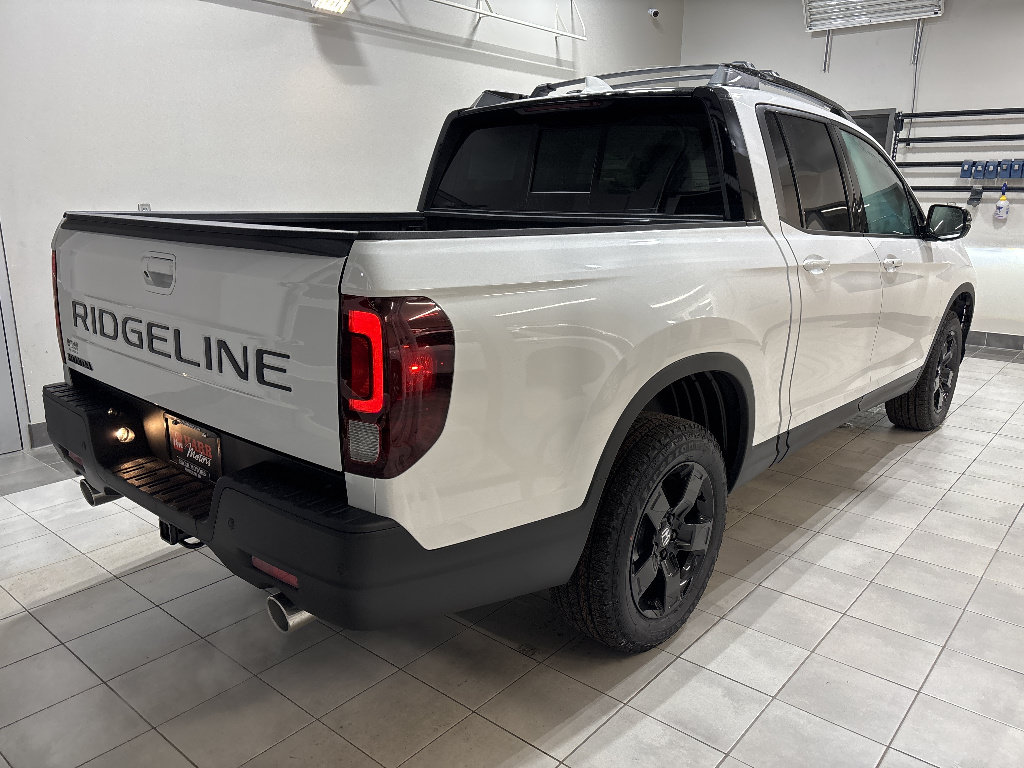 New 2026 Honda Ridgeline Black Edition image 4