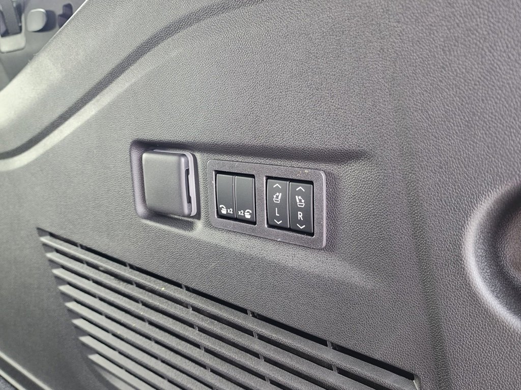 New 2026 GMC Yukon XL Denali w/ Sun & Power Step Package image 55