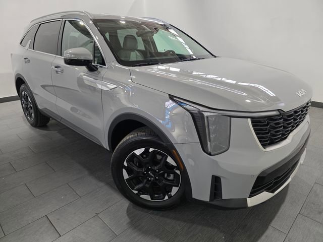 Used 2025 Kia Sorento S image 7