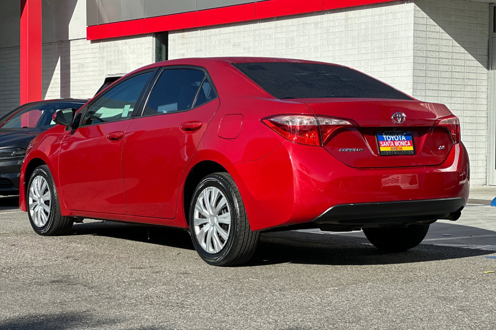 Used 2019 Toyota Corolla LE w/ Carpet Mat Package (TMS) FWD image 6