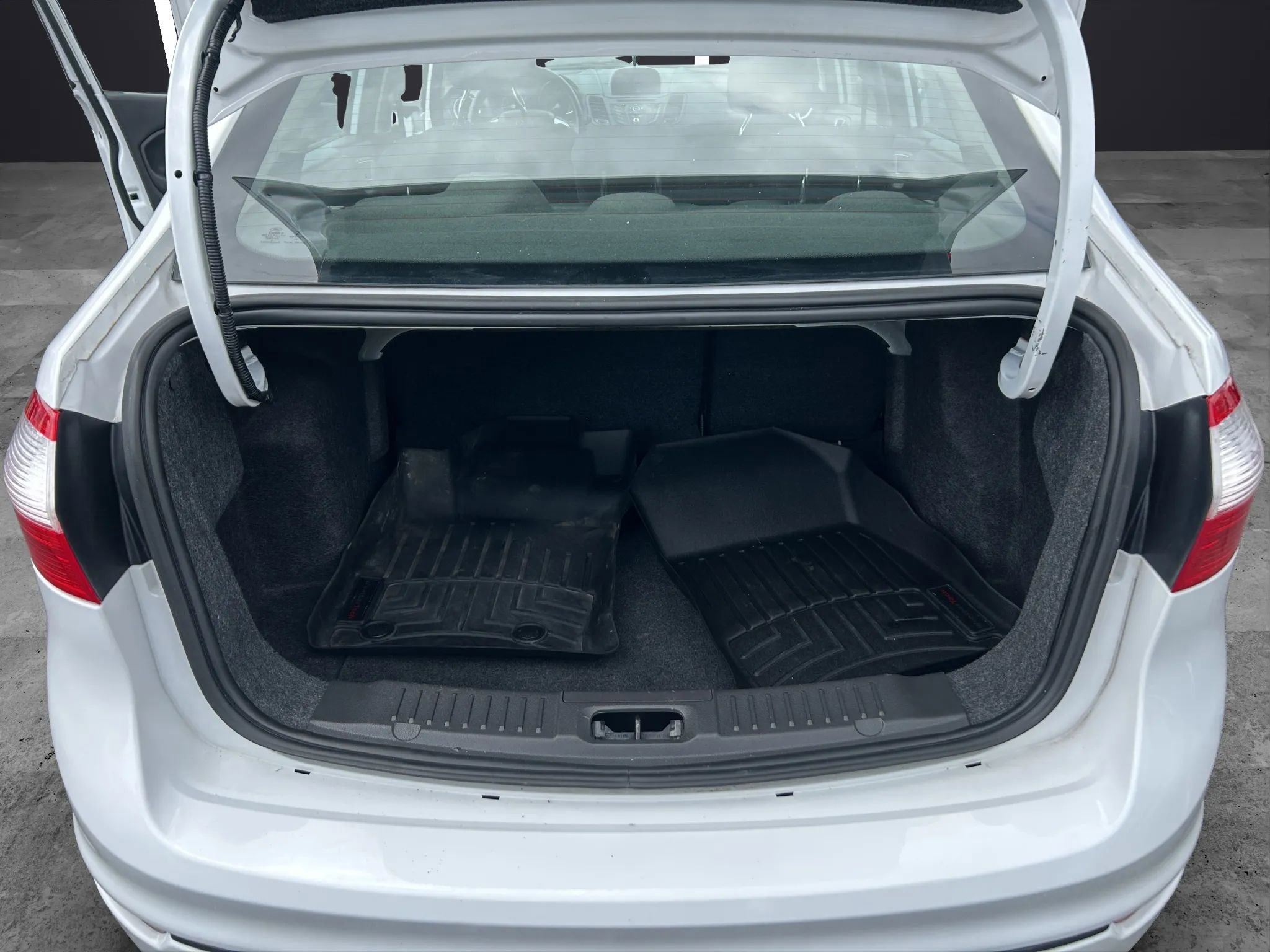 Used 2016 Ford Fiesta SE w/ Cold Weather Package image 22