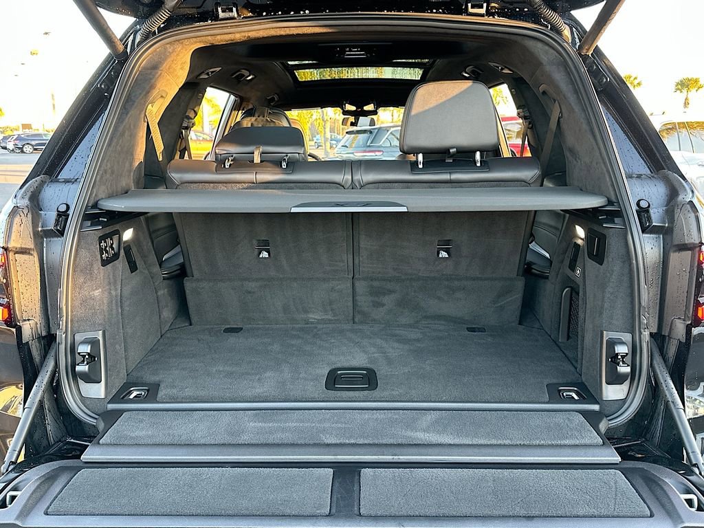 Used 2024 BMW X7 xDrive40i w/ Executive Package image 28