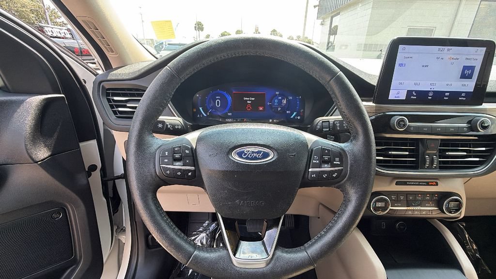 Used 2020 Ford Escape Titanium FWD image 18