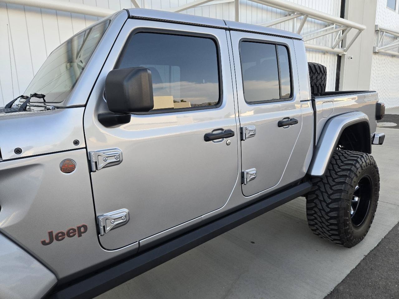 Used 2021 Jeep Gladiator Mojave AWD/4WD image 13