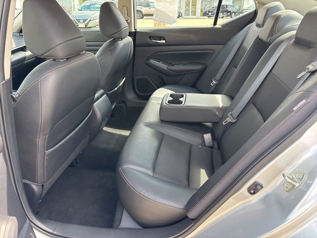 Used 2019 Nissan Altima 2.5 SR FWD image 9