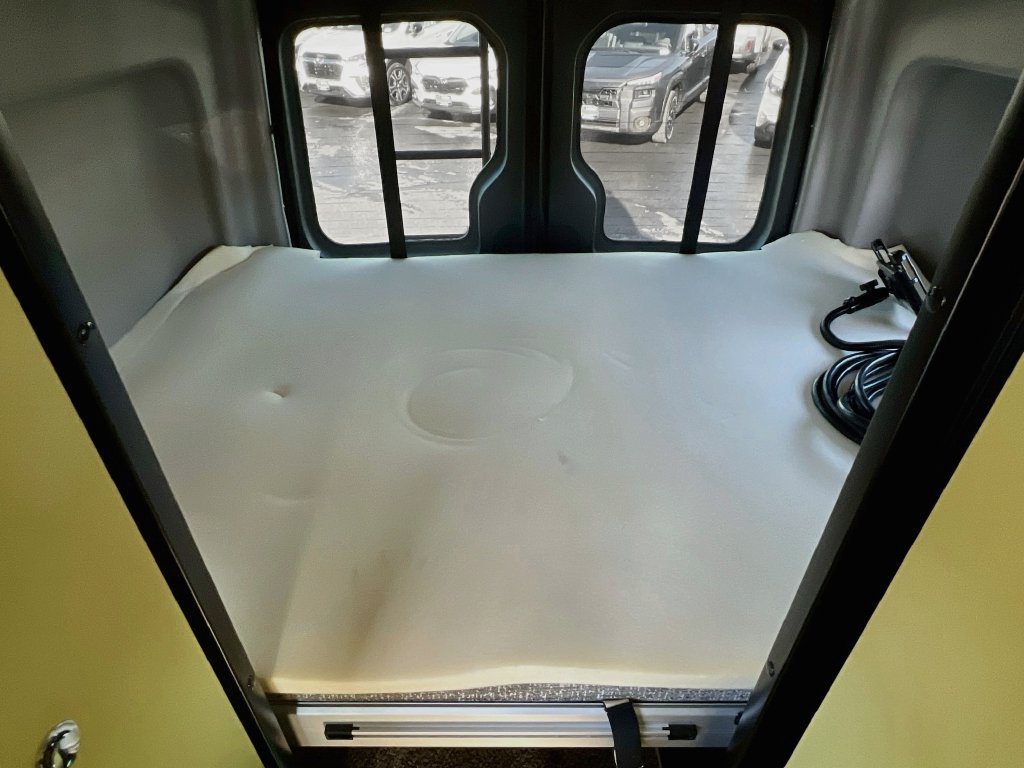 Used 2018 Mercedes-Benz Sprinter 2500 image 27