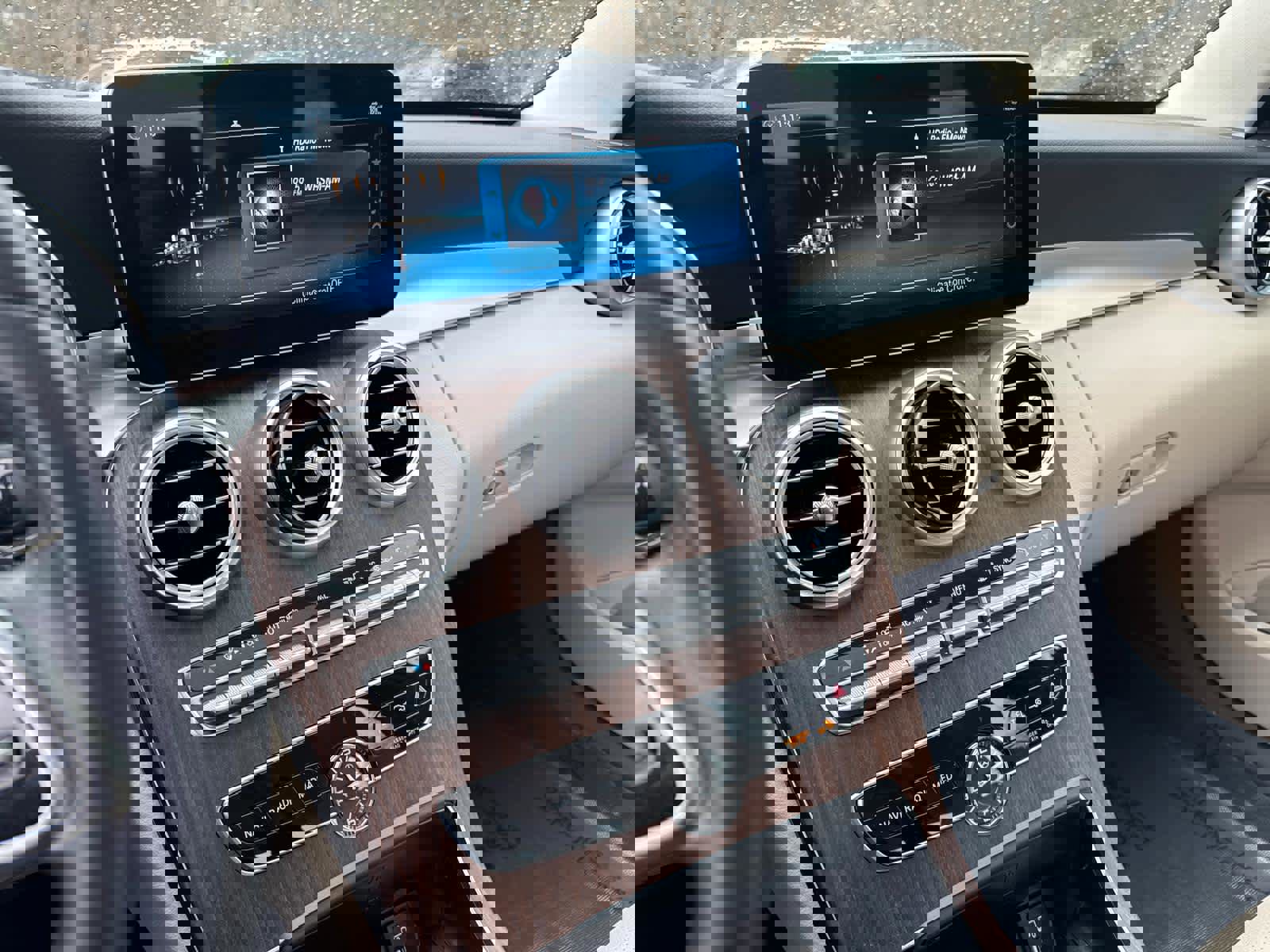 Used 2020 Mercedes-Benz C 300 4MATIC Sedan image 24