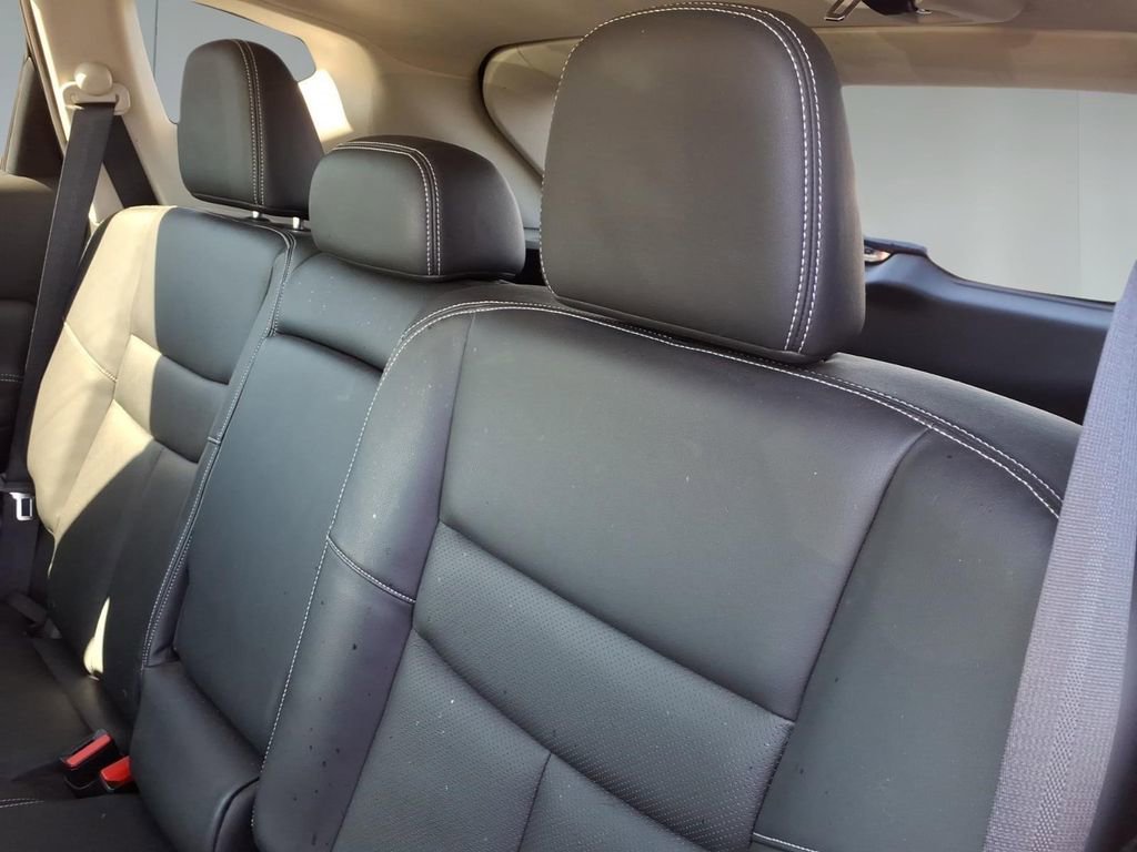 Used 2017 Nissan Murano Platinum w/ Platinum Technology Package FWD image 12