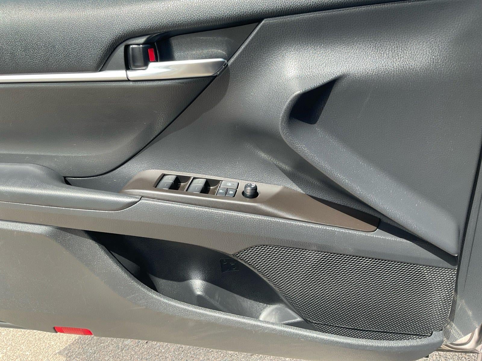 Used 2022 Toyota Camry SE FWD image 20