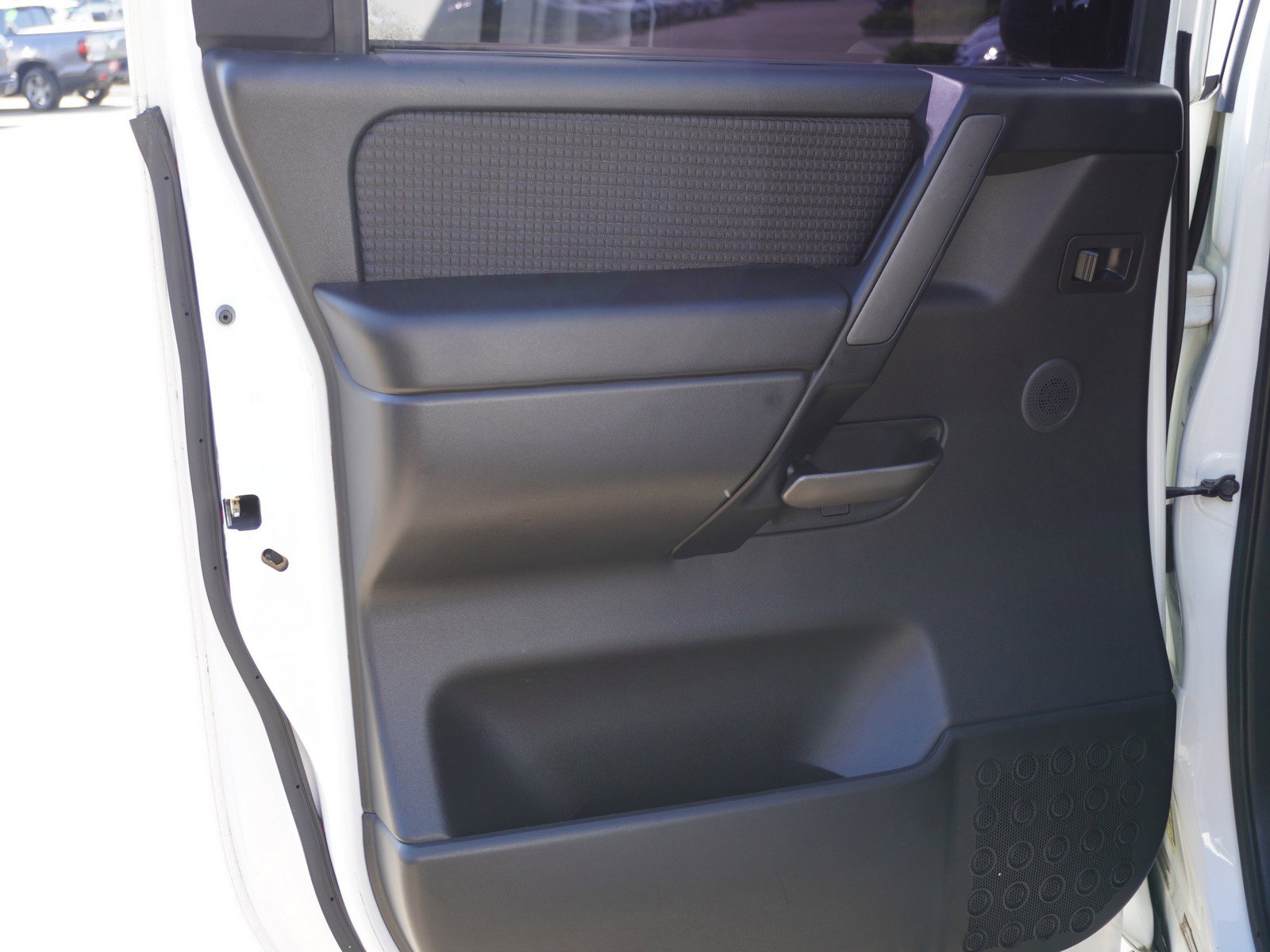 Used 2014 Nissan Titan SV w/ SV Value Truck Package image 14