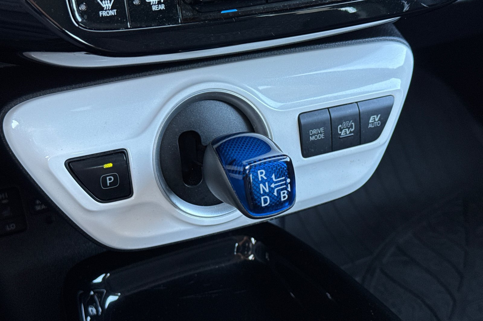 Certified 2018 Toyota Prius Prime Plus FWD image 24
